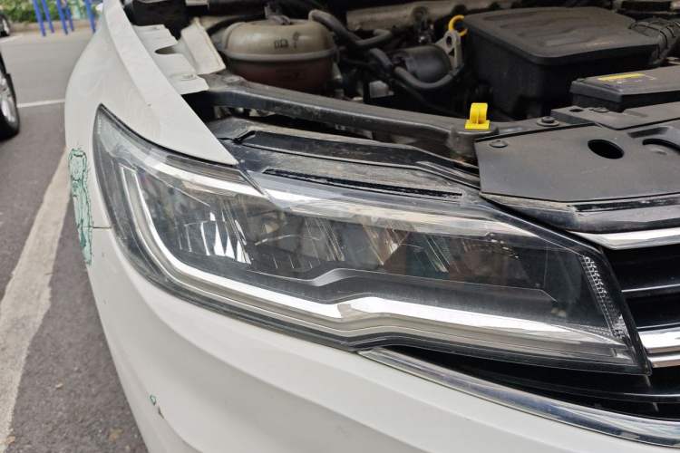 Used Volkswagen Bora 2019 Revised Version 1.5L Automatic Comfort Edition China V Standard Right Front Headlight