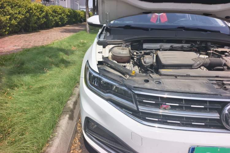 Used Volkswagen Bora 2019 1.5L Manual Comfort Version Right Front Headlight