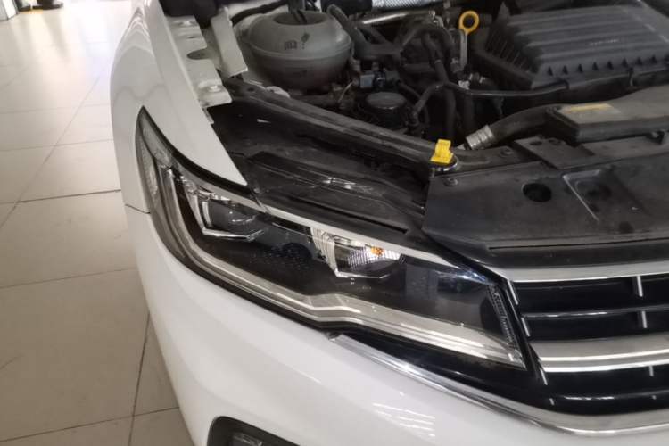 Used Volkswagen Bora 2019 Revised Version 280TSI DSG Elite Edition China VI Standard Right Front Headlight