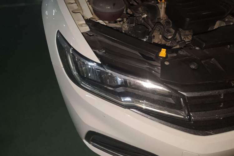 Used Volkswagen Bora 2019 Revised Version 1.5L Automatic Elite Edition China VI Standard Right Front Headlight