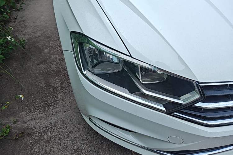 Used Volkswagen Bora 2019 Bora Legend 1.5L Automatic Leading Model China VI Standard Right Front Headlight