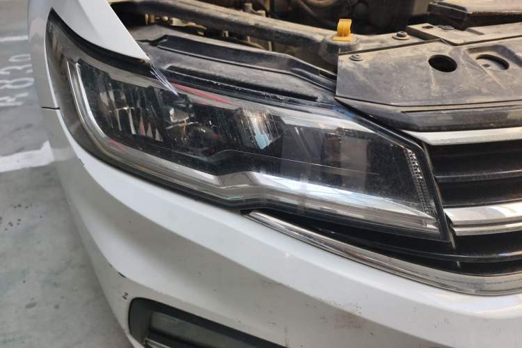 Used Volkswagen Bora 2019 1.5L Automatic Elite Version Right Front Headlight