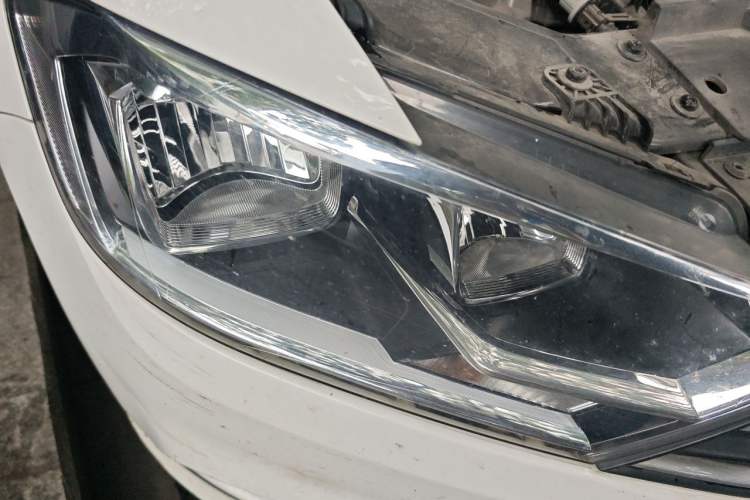 Used Volkswagen Bora 2019 Facelift Bora·Legend 1.5L Automatic Fashion Edition China VI Standard Right Front Headlight