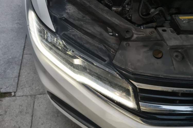 Used Volkswagen Bora 2019 Revised Version 1.5L Automatic Elite Edition China VI Standard Right Front Headlight