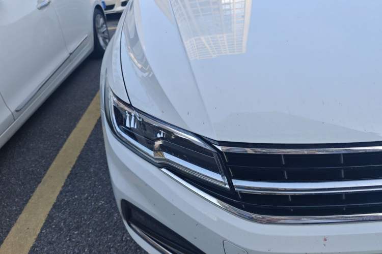 Used Volkswagen Bora 2019 Revised Version 1.5L Automatic Comfort Edition China VI Standard Right Front Headlight