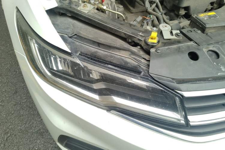 Used Volkswagen Bora 2019 1.5L Automatic Fashion Model Right Front Headlight