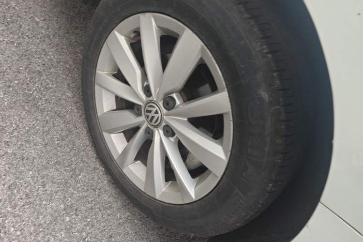 Used Volkswagen Bora 2019 Revised Version 1.5L Automatic Comfort Edition China V Standard Right Front Wheel Hub