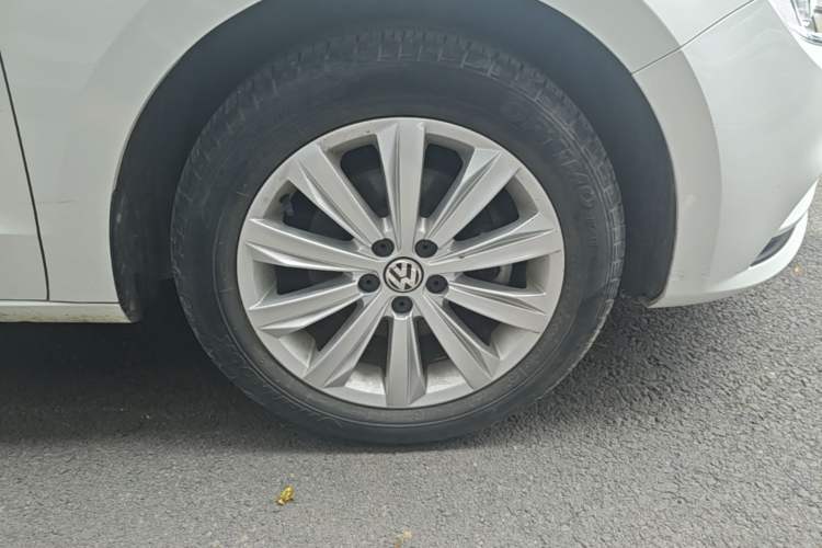 Used Volkswagen Bora 2019 Bora·Legend 1.5L Automatic Fashion Edition China VI Standard Right Front Wheel Hub