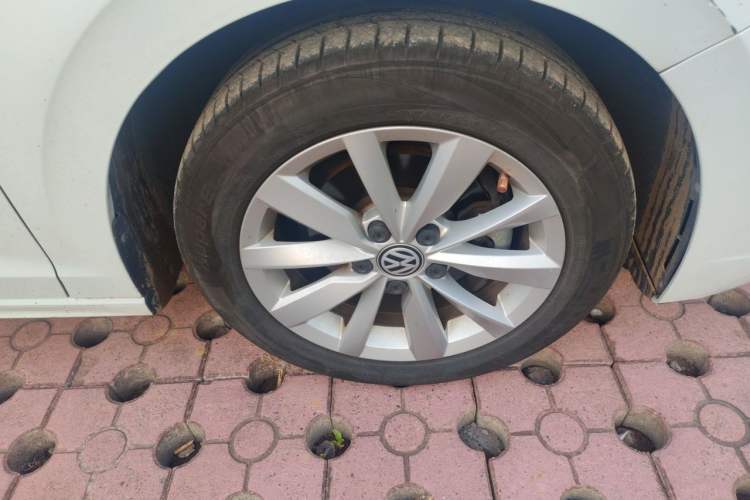 Used Volkswagen Bora 2019 Revised Version 1.5L Automatic Comfort Edition China VI Standard Right Front Wheel Hub