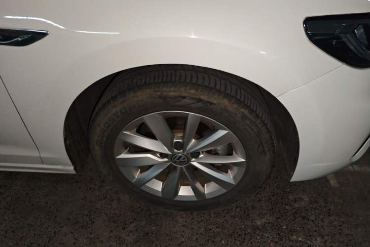 Used Volkswagen Bora 2019 1.5L Automatic Comfort Model Right Front Wheel Hub