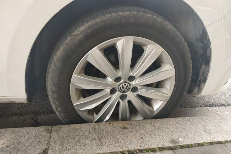 Used Volkswagen Bora 2019 Facelift Bora·Legend 1.5L Automatic Fashion Edition China VI Standard Right Front Wheel Hub