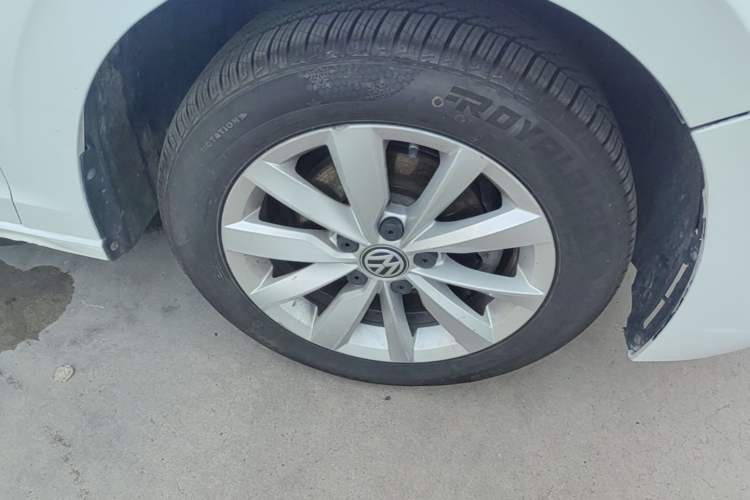 Used Volkswagen Bora 2019 Revised Version 1.5L Automatic Elite Edition China VI Standard Right Front Wheel Hub