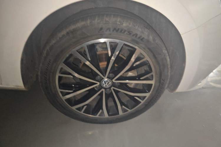 Used Volkswagen Bora 2019 Bora Legend 1.5L Automatic Leading Model China VI Standard Right Front Wheel Hub
