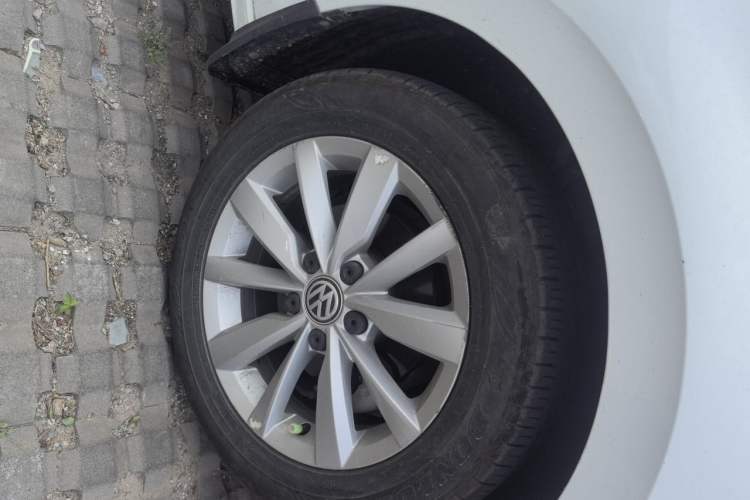 Used Volkswagen Bora 2019 Revised Version 1.5L Automatic Elite Edition China VI Standard Right Front Wheel Hub