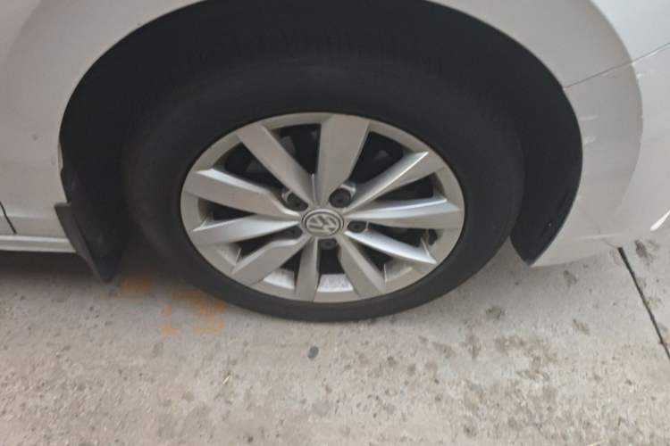Used Volkswagen Bora 2019 1.5L Automatic Elite Version Right Front Wheel Hub