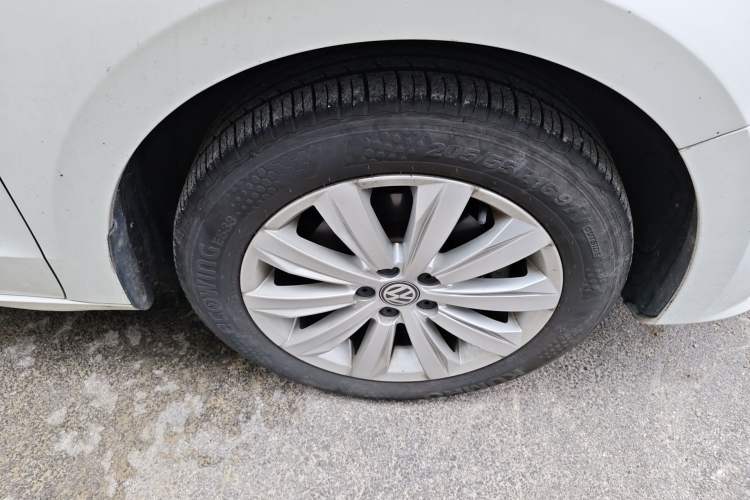 Used Volkswagen Bora 2019 Bora·Legend 1.5L Automatic Fashion Edition China V Standard Right Front Wheel Hub