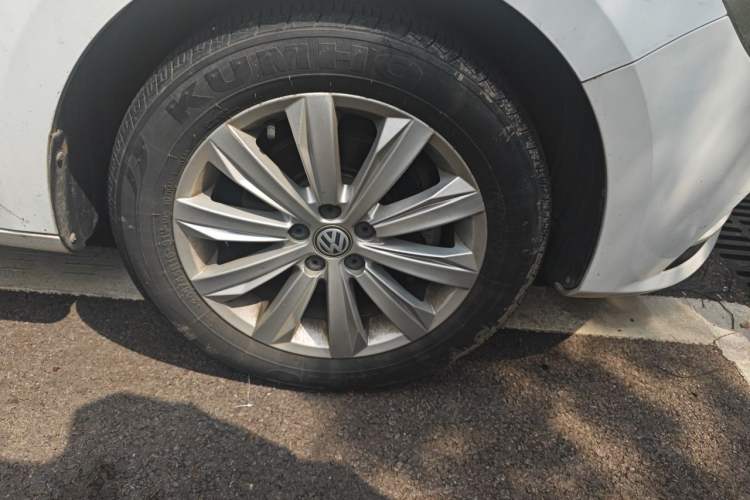 Used Volkswagen Bora 2019 Bora·Legend 1.5L Automatic Fashion Edition China VI Standard Right Front Wheel Hub