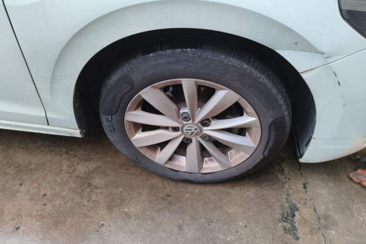 Used Volkswagen Bora 2019 1.5L Automatic Elite Version Right Front Wheel Hub
