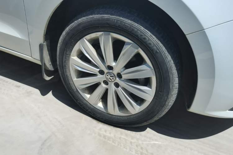 Used Volkswagen Bora 2019 Facelift Bora·Legend 1.5L Automatic Fashion Edition China VI Standard Right Front Wheel Hub