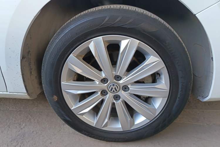 Used Volkswagen Bora 2019 Bora·Legend 1.5L Automatic Fashion Edition China V Standard Right Front Wheel Hub