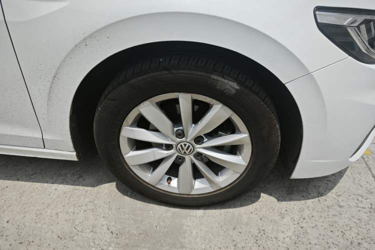 Used Volkswagen Bora 2019 Revised Version 1.5L Automatic Elite Edition China VI Standard Right Front Wheel Hub