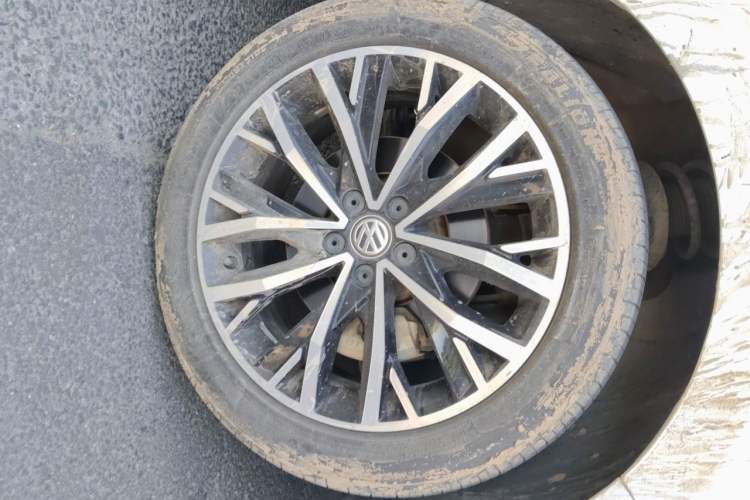 Used Volkswagen Bora 2019 Bora·Legend 1.5L Automatic Leading Model China V Emission Standard Right Front Wheel Hub