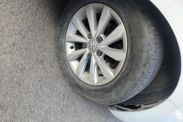 Used Volkswagen Bora 2019 1.5L Manual Fashion Edition Right Front Wheel Hub