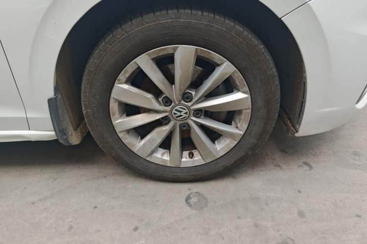 Used Volkswagen Bora 2019 Revised Version 280TSI DSG Elite Edition China VI Standard Right Front Wheel Hub