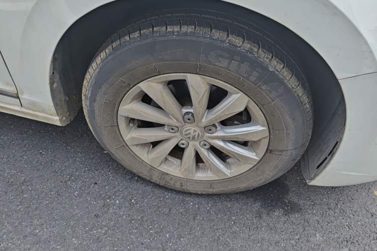 Used Volkswagen Bora 2019 1.5L Automatic Fashion Model Right Front Wheel Hub