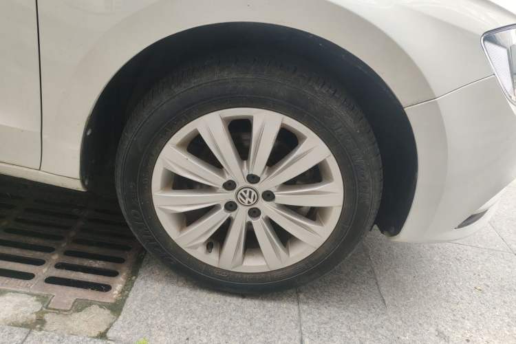 Used Volkswagen Bora 2019 Facelift Bora·Legend 1.5L Automatic Fashion Edition China VI Standard Right Front Wheel Hub