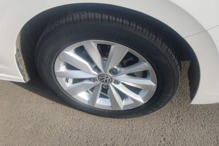 Used Volkswagen Bora 2019 Revised Version 1.5L Automatic Elite Edition China V Standard Right Front Wheel Hub