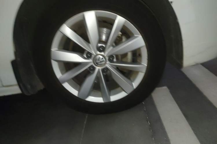 Used Volkswagen Bora 2019 Revised Version 280TSI DSG Elite Edition China VI Standard Right Front Wheel Hub