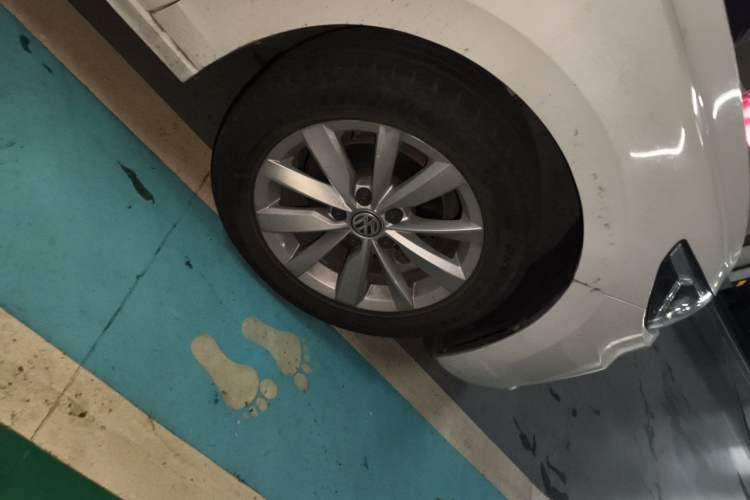 Used Volkswagen Bora 2019 Revised Version 1.5L Automatic Elite Edition China VI Standard Right Front Wheel Hub