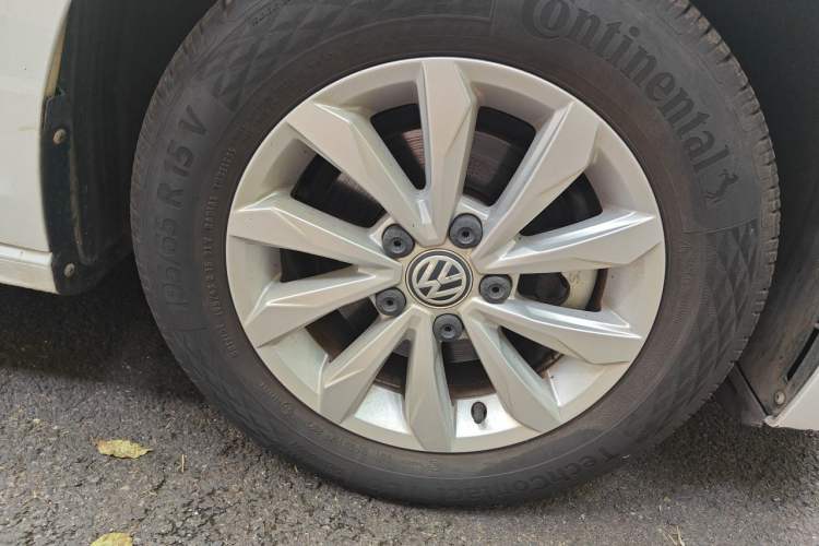 Used Volkswagen Bora 2019 Revised Version 1.5L Automatic Fashionable Style China V Standard Right Front Wheel Hub