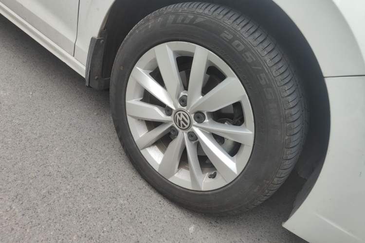 Used Volkswagen Bora 2019 Revised Version 1.5L Automatic Elite Edition China V Standard Right Front Wheel Hub