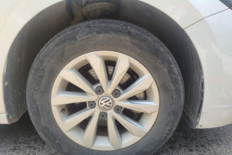 Used Volkswagen Bora 2019 1.5L Automatic Fashion Model Right Front Wheel Hub