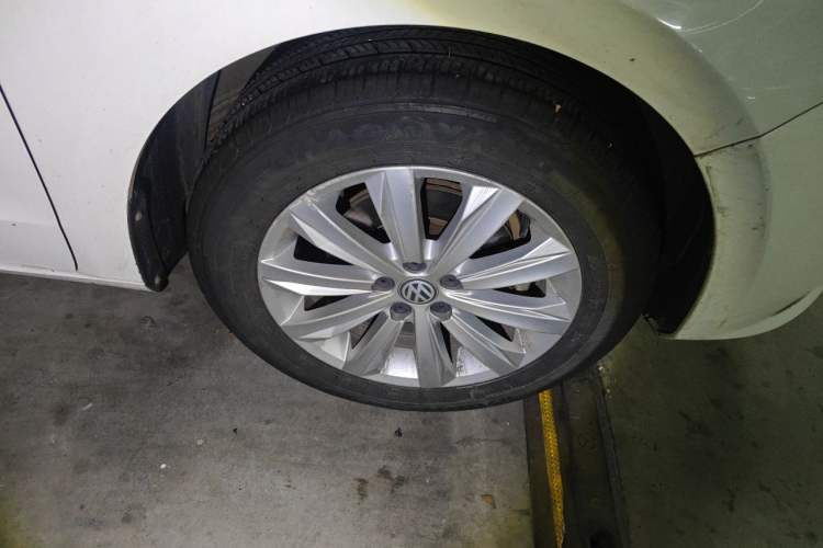 Used Volkswagen Bora 2019 Facelift Bora·Legend 1.5L Automatic Fashion Edition China VI Standard Right Front Wheel Hub
