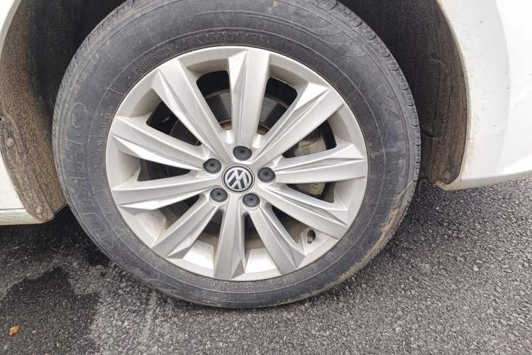 Used Volkswagen Bora 2019 Facelift Bora·Legend 1.5L Automatic Fashion Edition China VI Standard Right Front Wheel Hub
