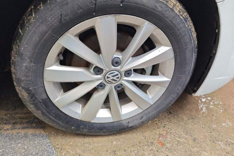 Used Volkswagen Bora 2019 Revised Version 1.5L Automatic Elite Edition China VI Standard Right Front Wheel Hub