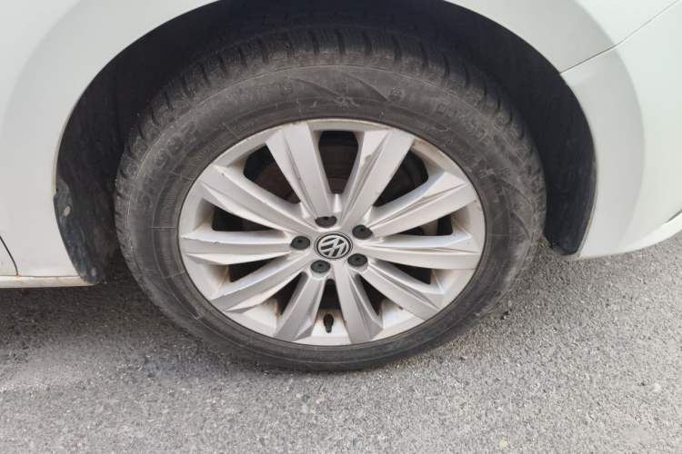 Used Volkswagen Bora 2019 Bora·Legend 1.5L Automatic Fashion Edition China VI Standard Right Front Wheel Hub