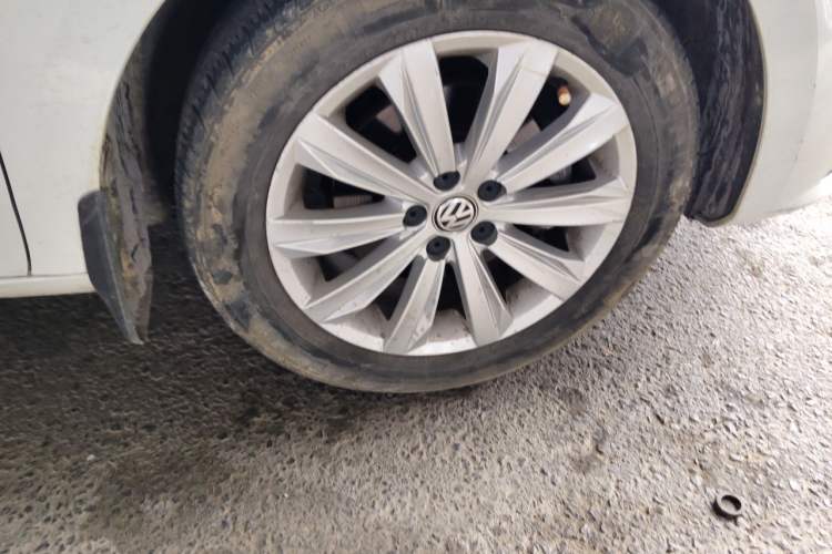 Used Volkswagen Bora 2019 Facelift Bora·Legend 1.5L Automatic Fashion Edition China VI Standard Right Front Wheel Hub