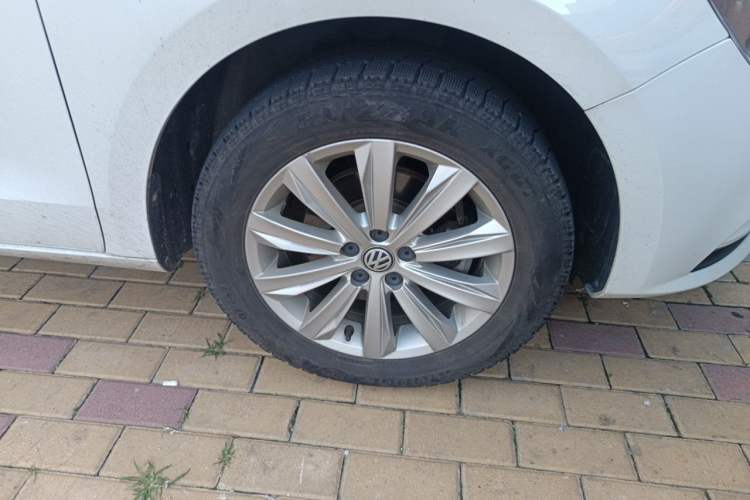 Used Volkswagen Bora 2019 Facelift Bora·Legend 1.5L Automatic Fashion Edition China VI Standard Right Front Wheel Hub