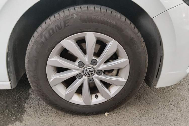 Used Volkswagen Bora 2019 1.5L Automatic Fashion Model Right Front Wheel Hub
