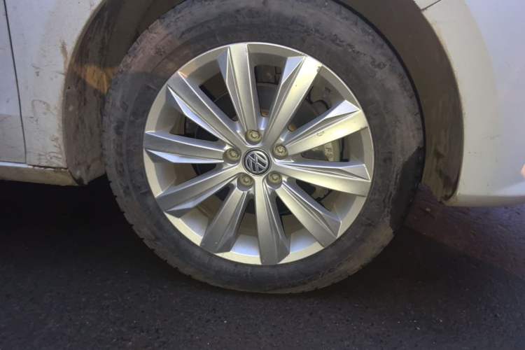 Used Volkswagen Bora 2019 Bora Legend 1.5L Manual Fashion Edition China VI Standard Right Front Wheel Hub