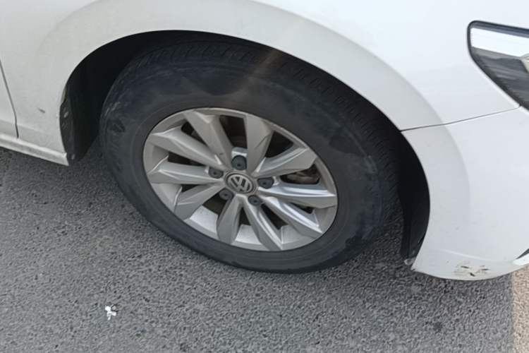 Used Volkswagen Bora 2019 Revised Version 1.5L Automatic Fashionable Style China VI Right Front Wheel Hub