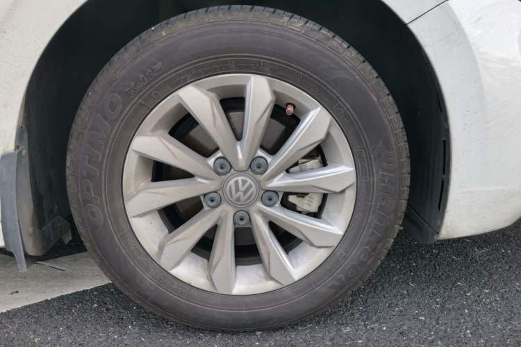 Used Volkswagen Bora 2019 1.5L Automatic Fashion Model Right Front Wheel Hub