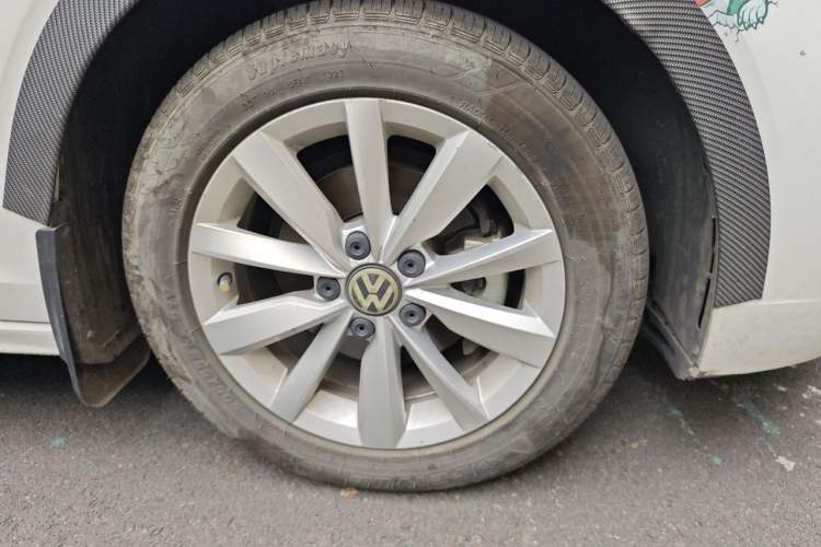 Used Volkswagen Bora 2019 Revised Version 1.5L Automatic Comfort Edition China V Standard Right Front Wheel Hub