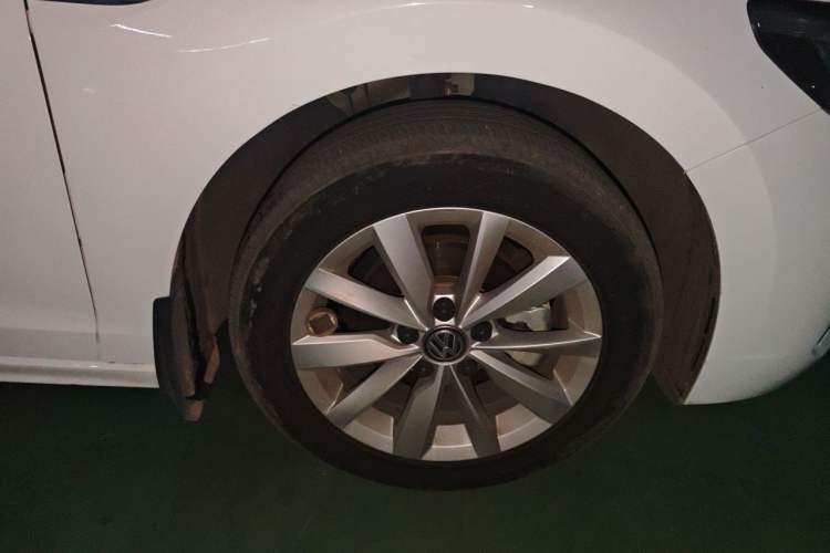 Used Volkswagen Bora 2019 Revised Version 1.5L Automatic Elite Edition China VI Standard Right Front Wheel Hub