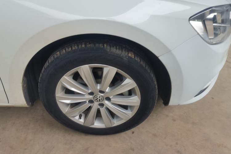 Used Volkswagen Bora 2019 Bora·Legend 1.5L Automatic Fashion Edition China VI Standard Right Front Wheel Hub