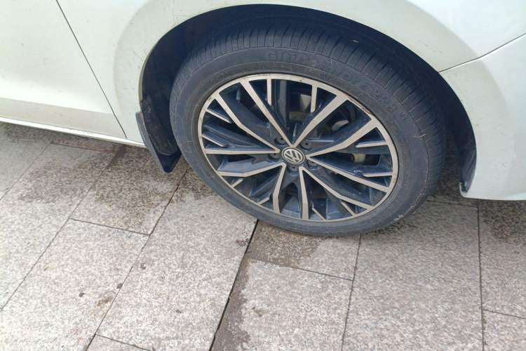 Used Volkswagen Bora 2019 Bora·Legend 1.5L Automatic Leading Model China V Emission Standard Right Front Wheel Hub